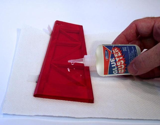Deluxe Materials Glue Buster (28g)