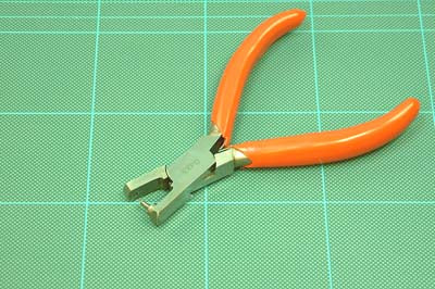 Expo Tools Plastic and Leather Hole Punch Pliers
