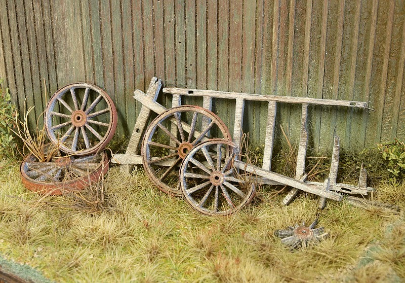 Model Scene - 48510 - Small Broken Wooden Wagon
