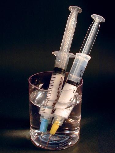 Deluxe Materials Pin Point Syringe Kit