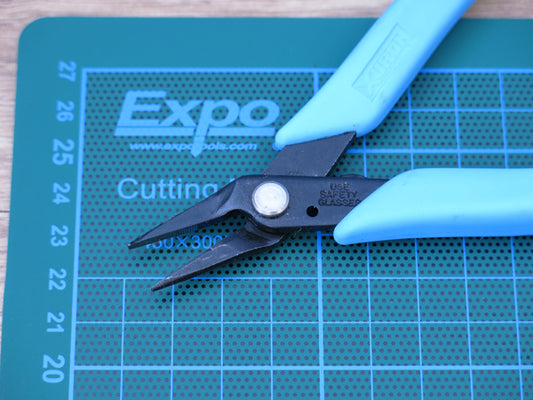 Xuron 485 Long Nose Pliers (Serrated Jaws)