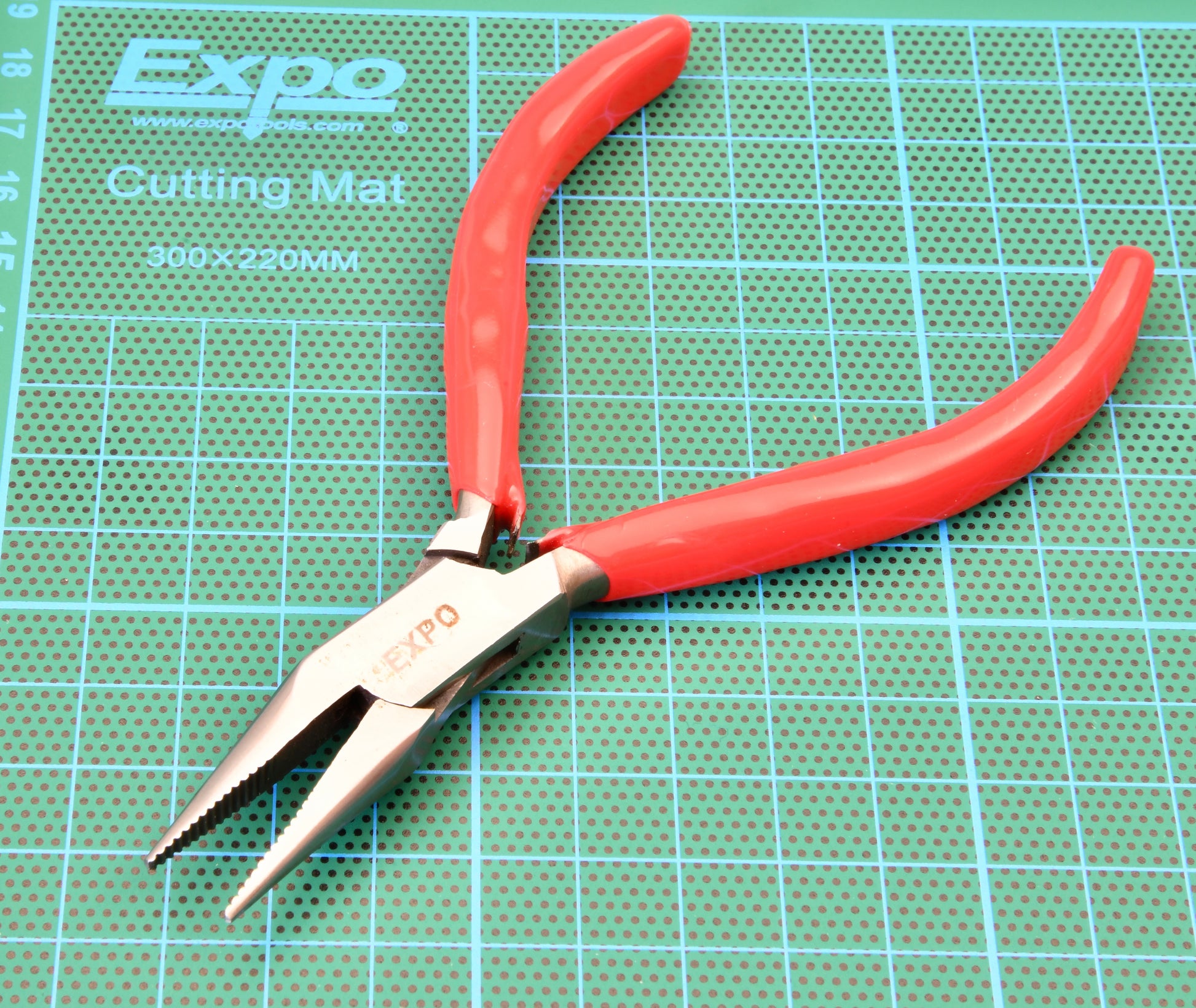 Expo Tools Snipe Nose Pliers (Serrated Jaws)