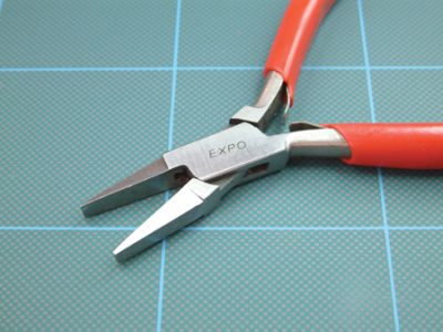 Expo Tools Flat Nose Pliers (Smooth Jaws)