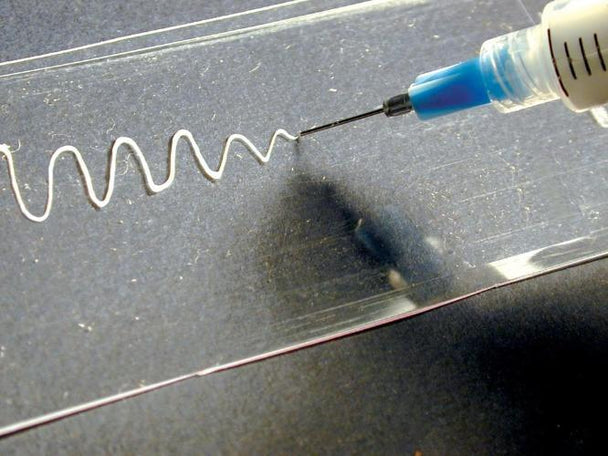 Deluxe Materials Pin Point Syringe Kit