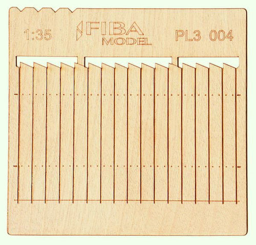 Model Scene - PL3-004 - Tall Saw Tooth Wooden Fence