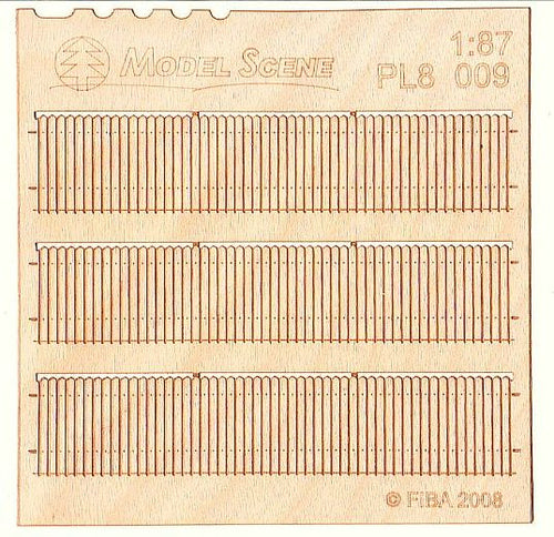 Model Scene - PL8-009 - Small Gapped Wooden Stockade Fence II