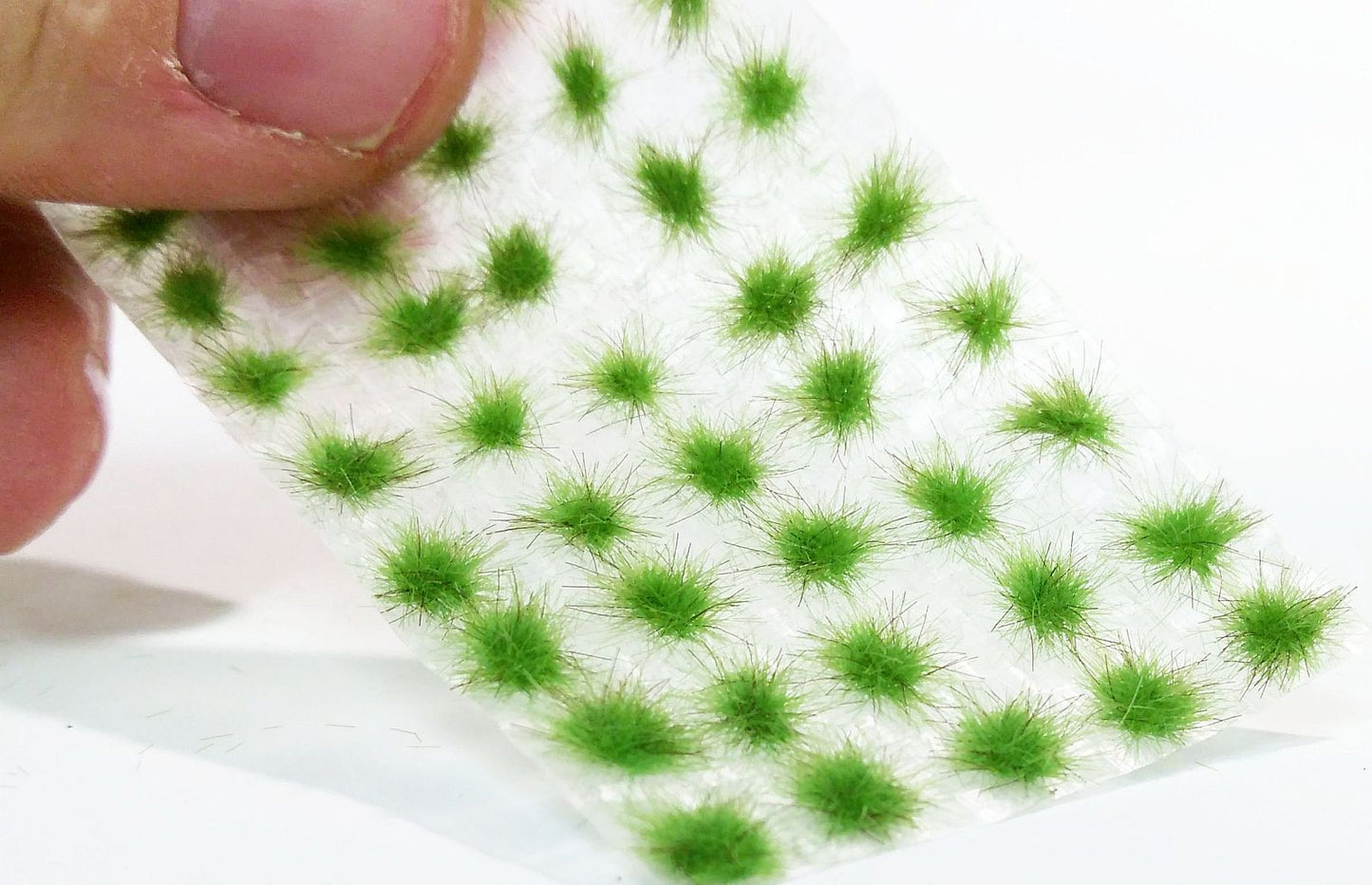 Model Scene - 050-21S - Short Grass Tufts in Spring